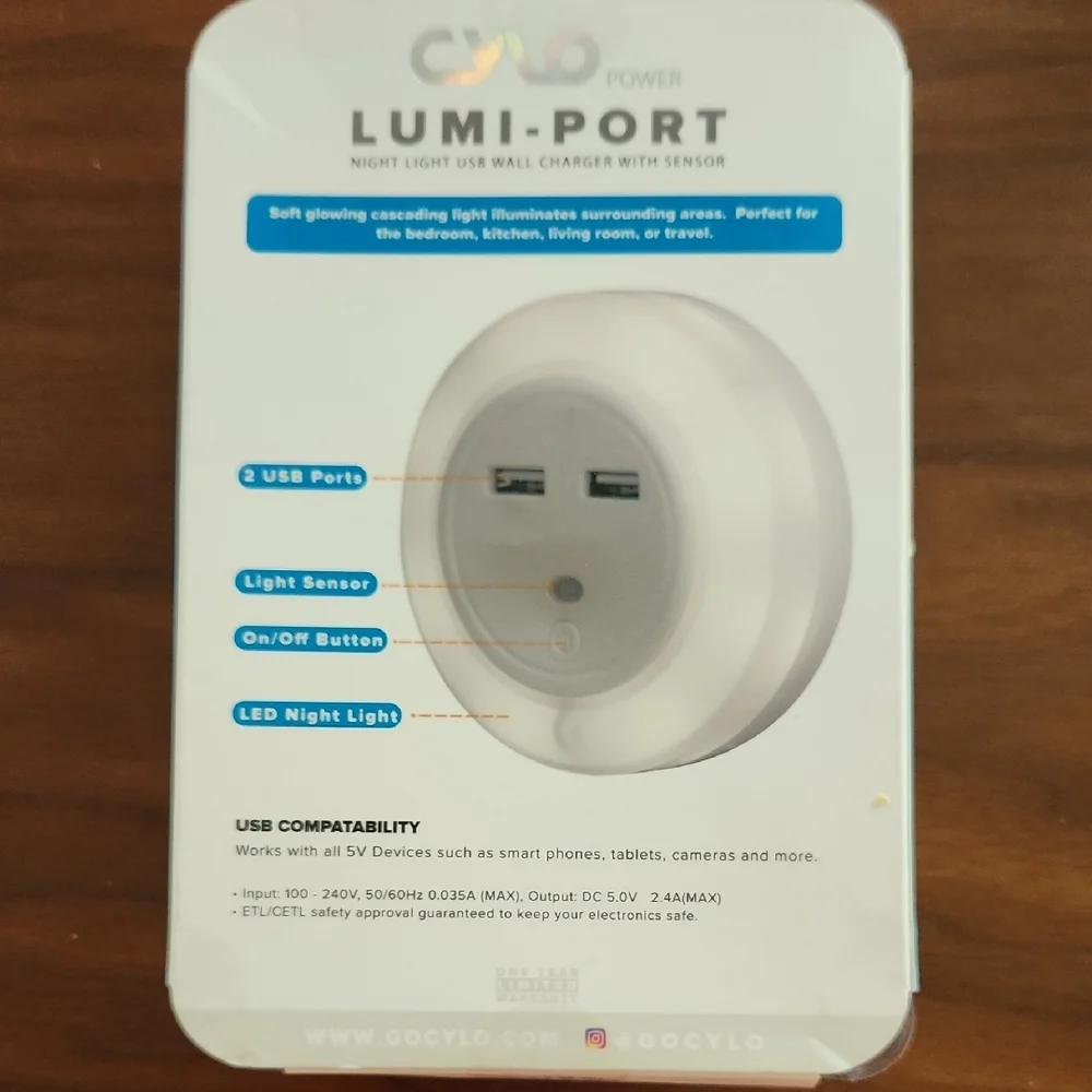 NWOT Cylo Lumi-Port Night Light with USB Charging Ports - White